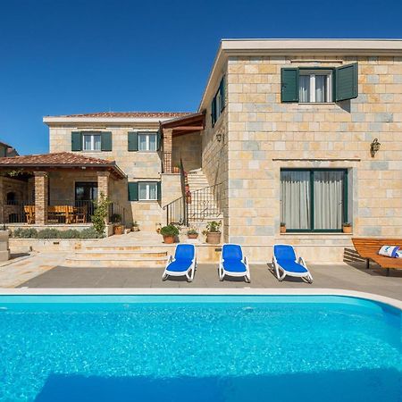 Cozy Home In Zrnovnica With Wifi Dış mekan fotoğraf