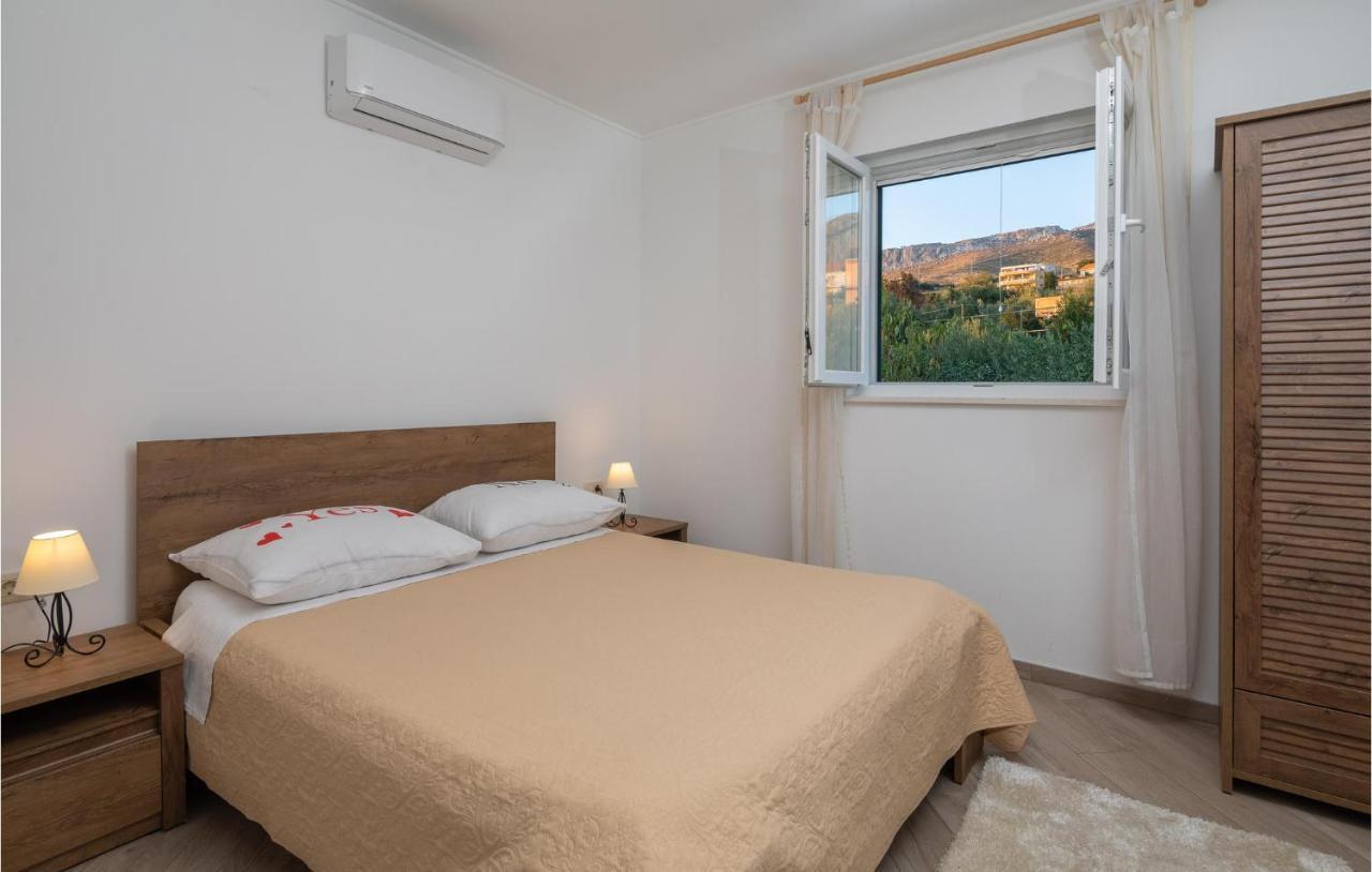 Cozy Home In Zrnovnica With Wifi Dış mekan fotoğraf