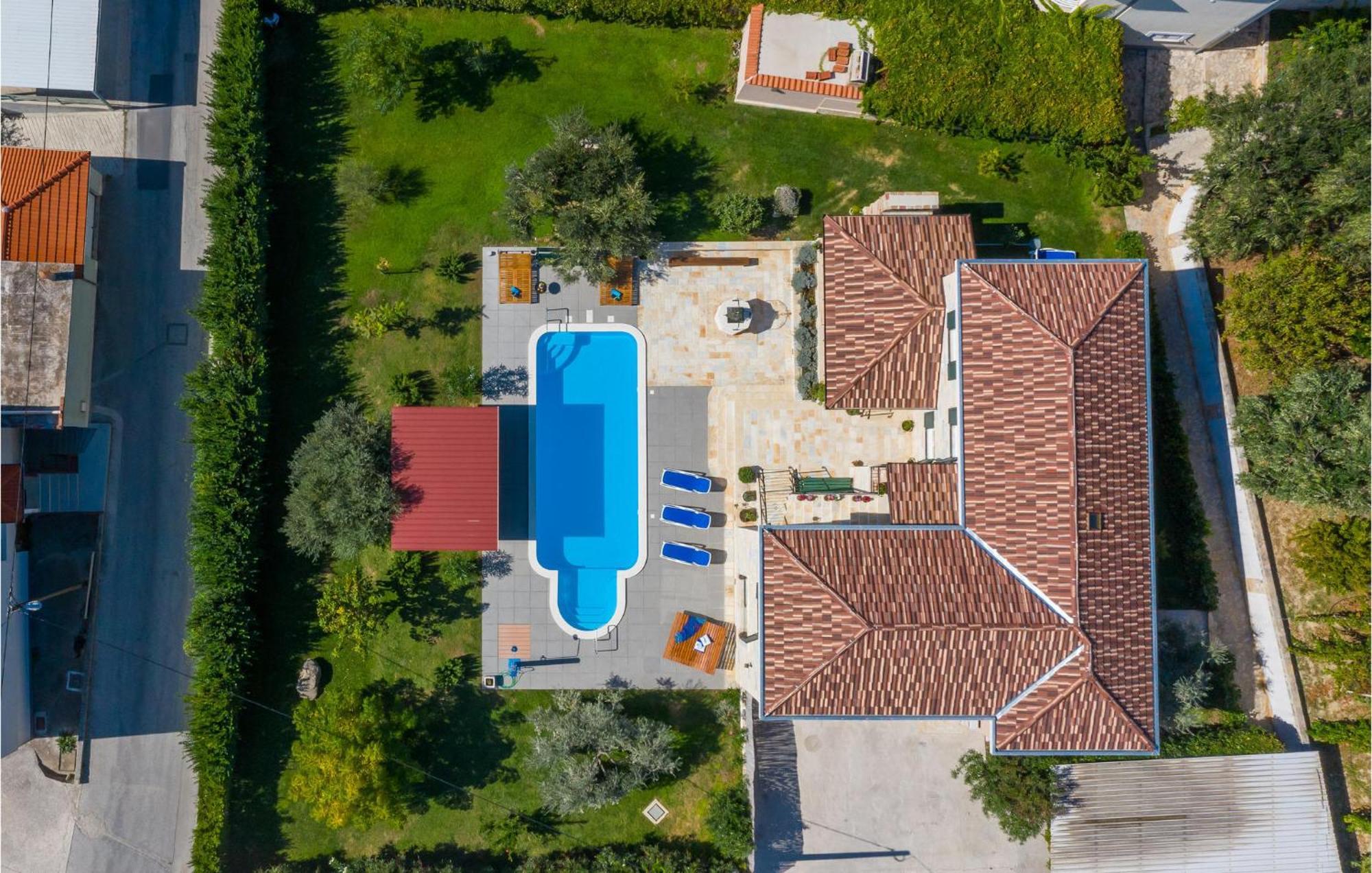 Cozy Home In Zrnovnica With Wifi Dış mekan fotoğraf