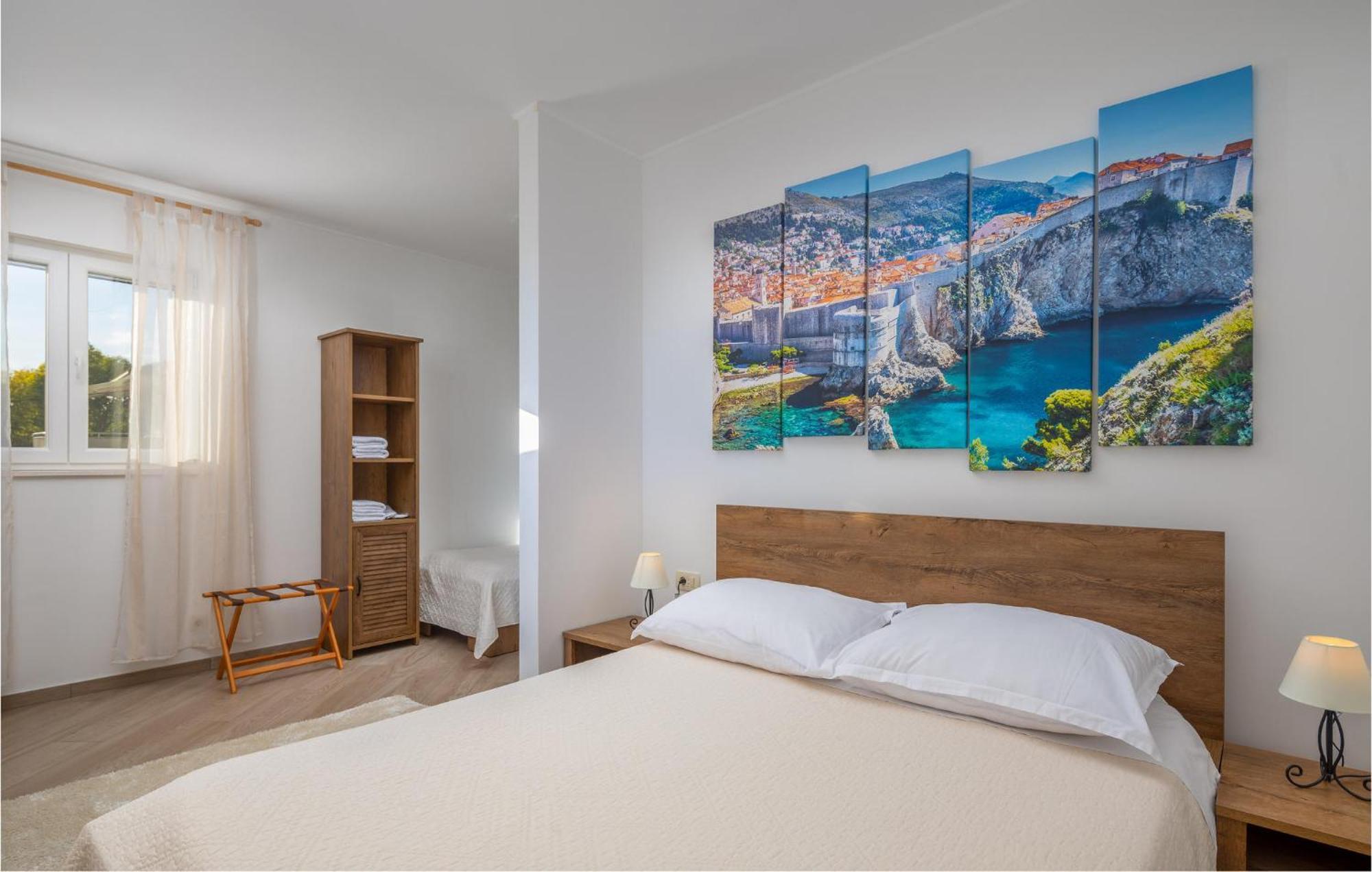 Cozy Home In Zrnovnica With Wifi Dış mekan fotoğraf
