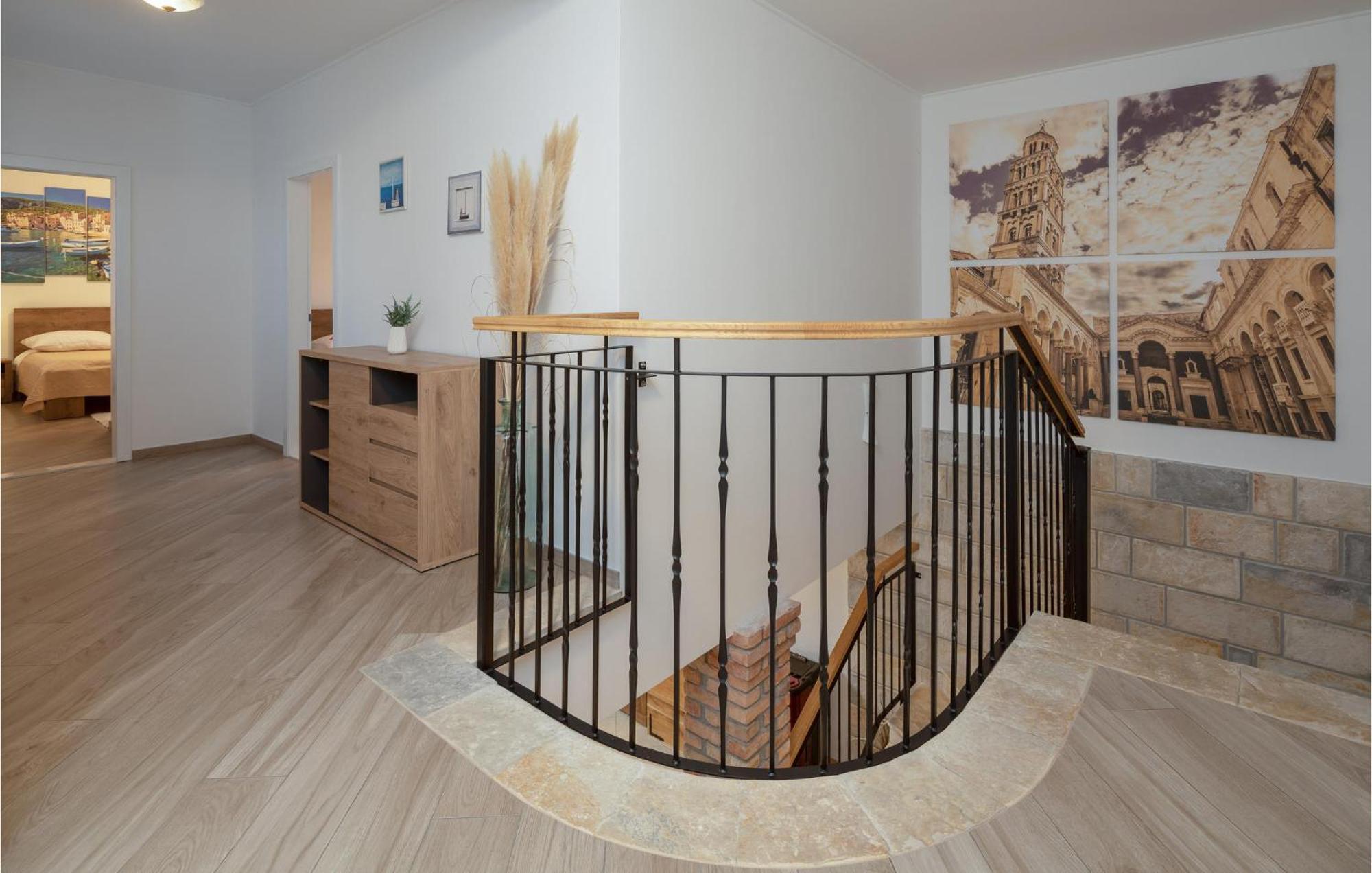 Cozy Home In Zrnovnica With Wifi Dış mekan fotoğraf