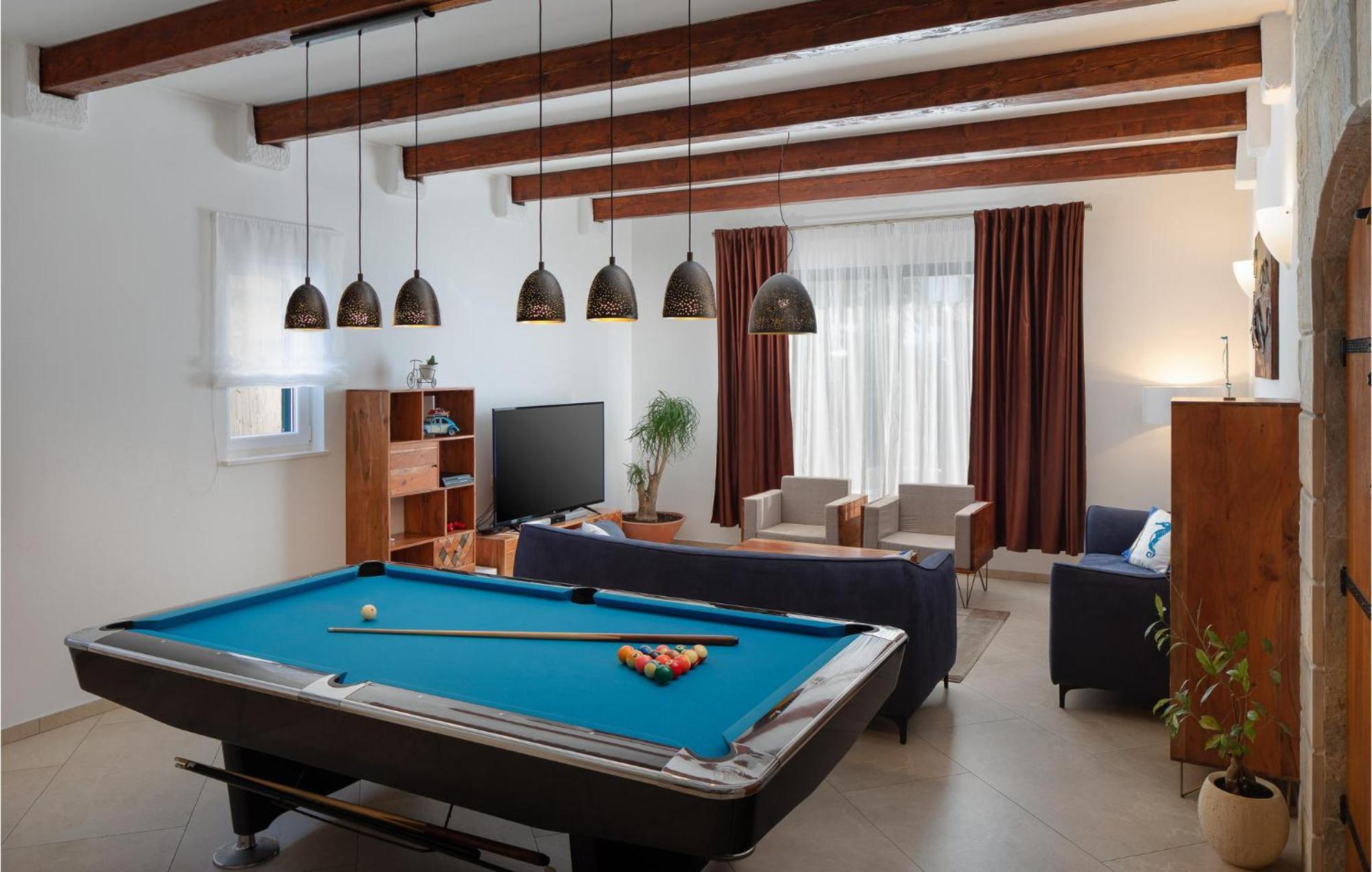 Cozy Home In Zrnovnica With Wifi Dış mekan fotoğraf